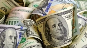 صعود الدولار الأمريكي بعد قرار الاحتياطي الفيدرالي بتثبيت أسعار الفائدة دون تغيير